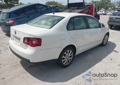 2010 Volkswagen Jetta Limited Edition from USA, damaged, VIN 3VWAZ7AJ7AM148894